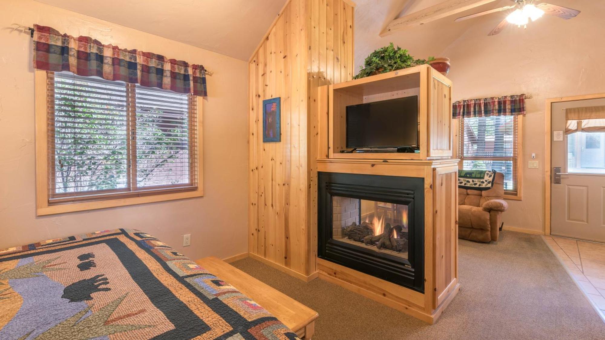 Shadow Mountain Lodge And Cabins Ruidoso Værelse billede