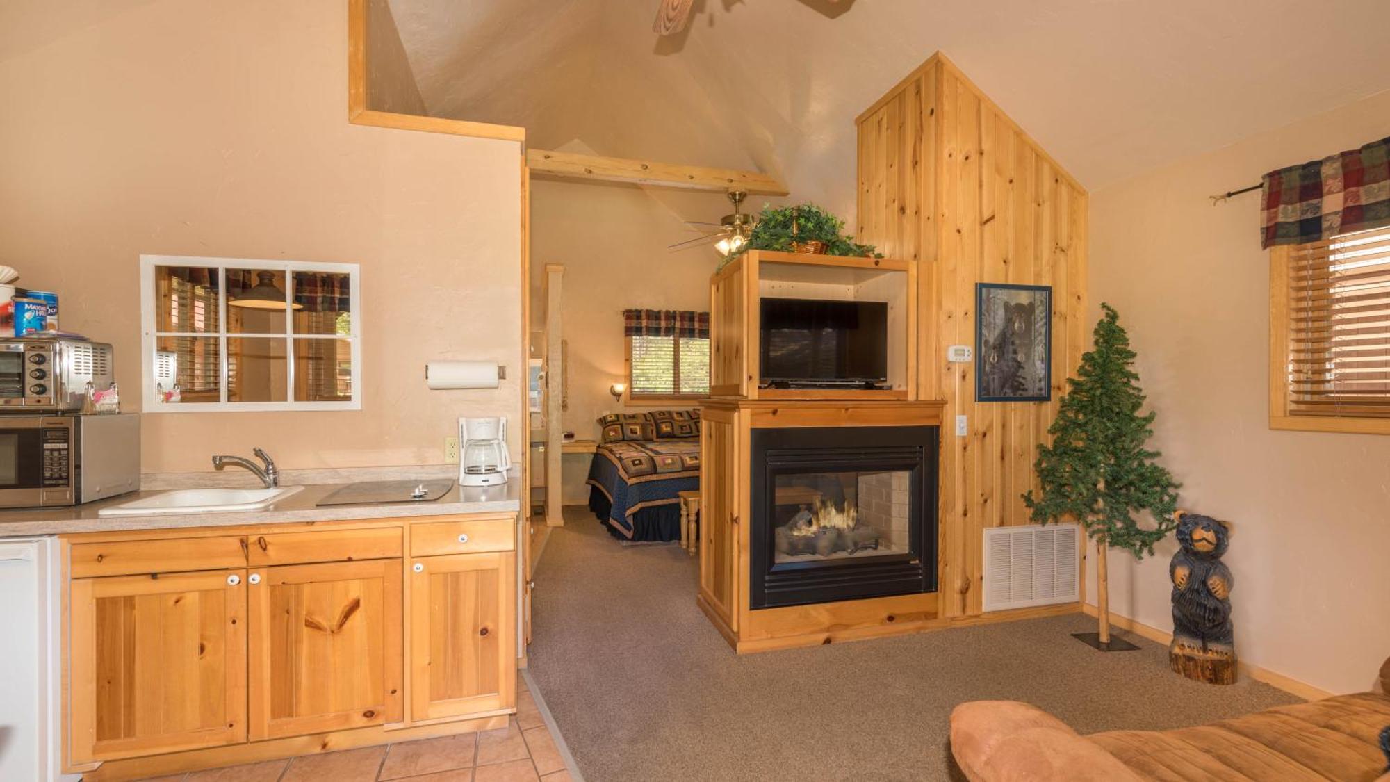 Shadow Mountain Lodge And Cabins Ruidoso Værelse billede